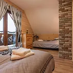 Na Rowni Z Jacuzzi Semesterbostad Ratulow