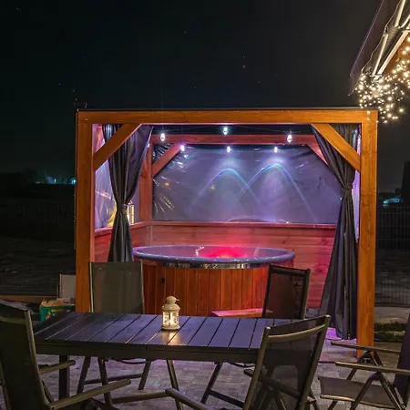 Na Rowni Z Jacuzzi Casa vacanze Ratulow