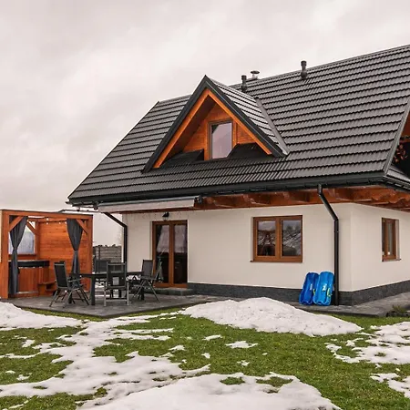 Casa vacanze Na Rowni Z Jacuzzi Ratulow